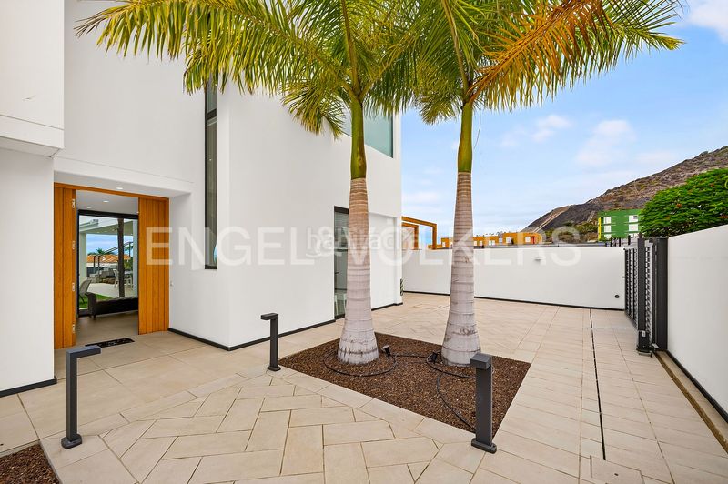 Foto 41105f13-ae63-4f4d-a1a4-599918886b49. Haus mit pool in Playa Fañabé Alto Adeje