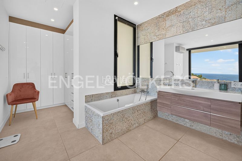 Foto ed757f82-d87b-4577-82ca-3d7213ebd767. Haus mit pool in Playa Fañabé Alto Adeje