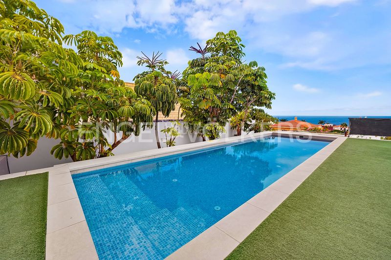 Foto f85c5bf4-959a-4ff3-9707-108ae162f3e4. Haus mit pool in Playa Fañabé Alto Adeje