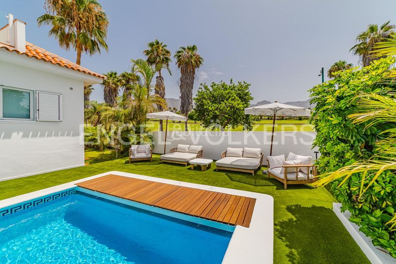 Foto 75ff5cba-f353-4511-8a73-4c70b793b230. Haus mit parking pool in La Caleta Adeje