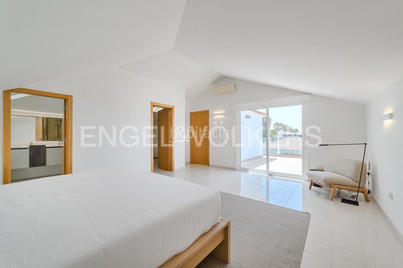 Foto c93ad617-e3c6-4c08-9716-bcc886e6b41f. Haus mit parking pool in La Caleta Adeje