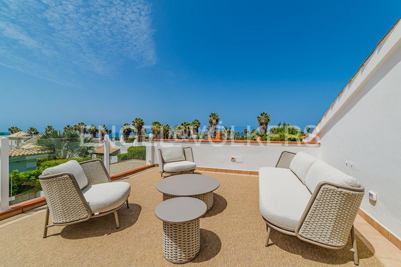 Foto e8d8423b-2bc6-4ee6-86b4-f5ce2a704bef. Haus mit parking pool in La Caleta Adeje