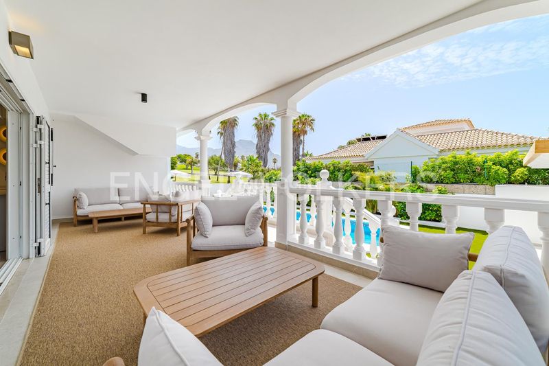 Foto f86c77de-b5ef-4b02-8732-145c32824ecf. Haus mit parking pool in La Caleta Adeje