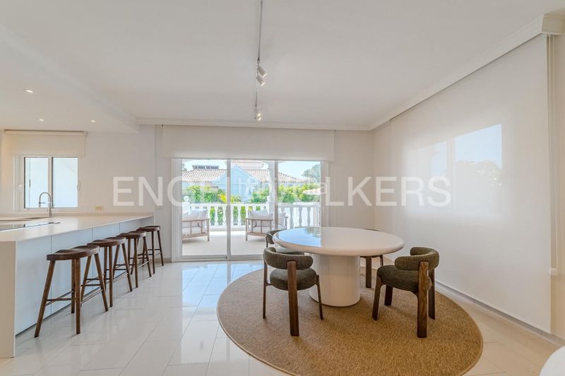 Foto f8e7d1d6-56df-4bb9-9e39-06d1ea6bfa16. Haus mit parking pool in La Caleta Adeje