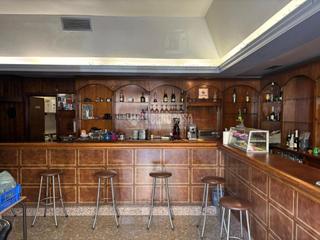 Local Comercial  Calle santiago. Local comercial en venta en almera
