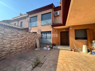 Maison jumelée à Calera y Chozas. Casa en venta en calera y chozas