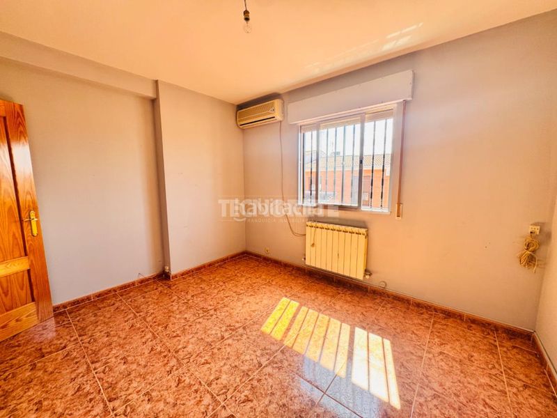 Foto 8c8dd87e-c787-4a12-9602-c32d2d8e99f7. Casa aparellada amb calefacció a Navalucillos (Los)