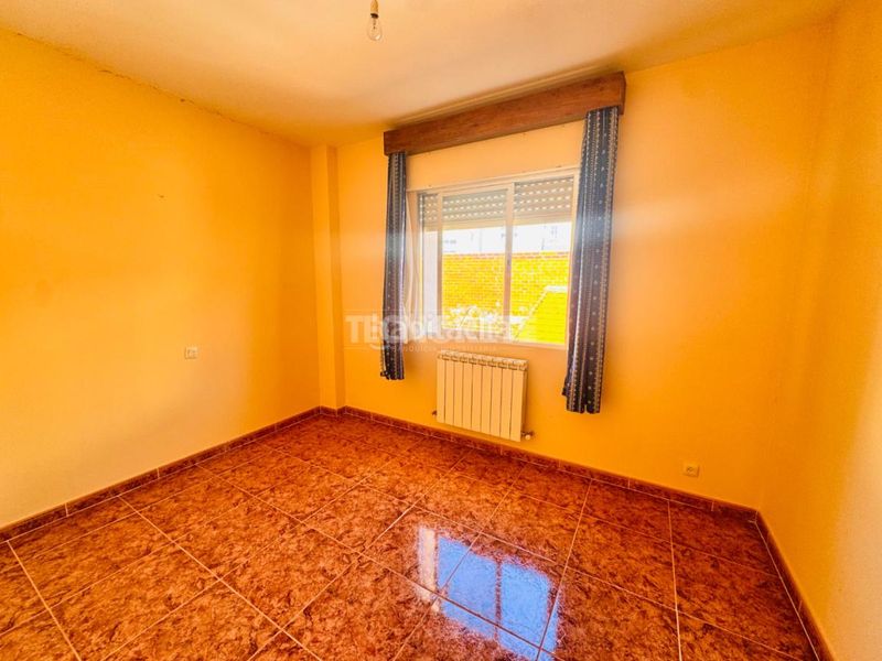 Foto c5b7df03-c1ae-4018-aa45-dee851ccc7ee. Casa aparellada amb calefacció a Navalucillos (Los)