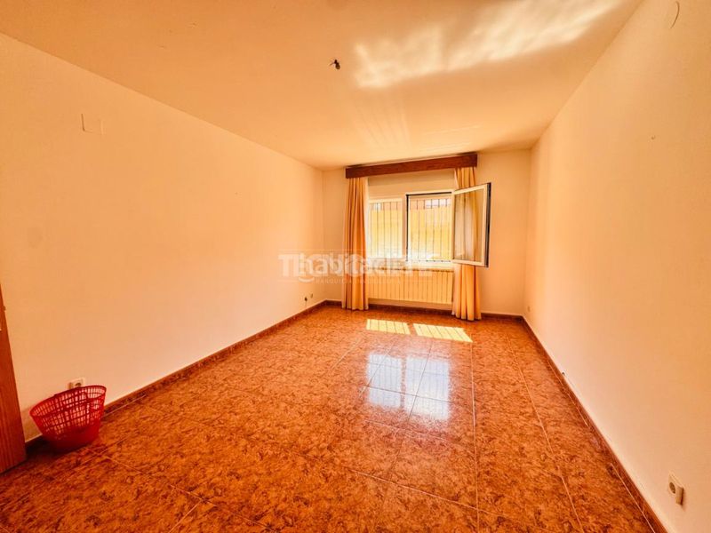 Foto e1a627c5-c8b2-421c-b500-a8cf750a6f9f. Casa aparellada amb calefacció a Navalucillos (Los)