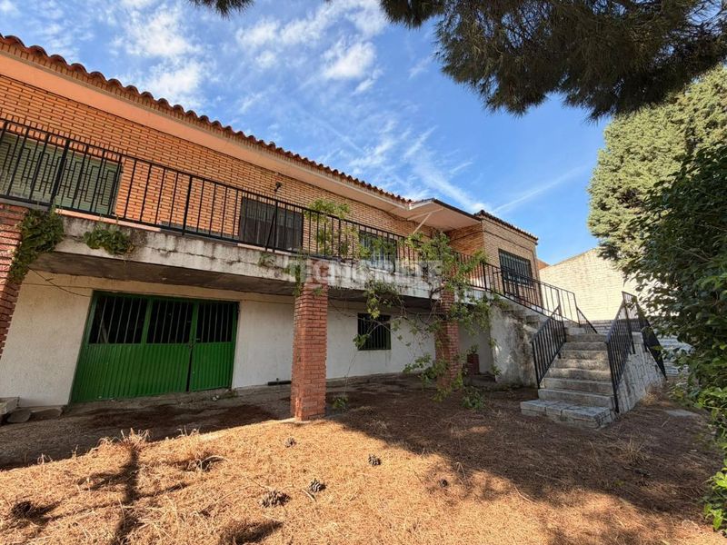 Foto d9e76cd7-8dfe-46d5-bc08-4d93a8b98fca. Casa  en venta en Cebolla