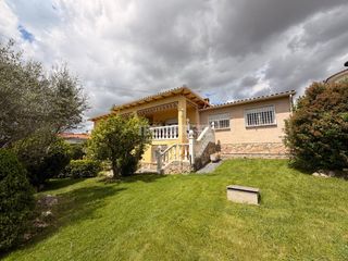 Maison à San Román de los Montes. Casa en venta en san román de los montes