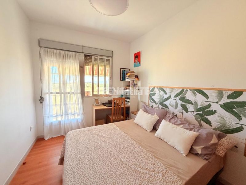 Foto 15e305c1-69b3-44bd-b971-54ea67612d3f. Casa aparellada a Oropesa