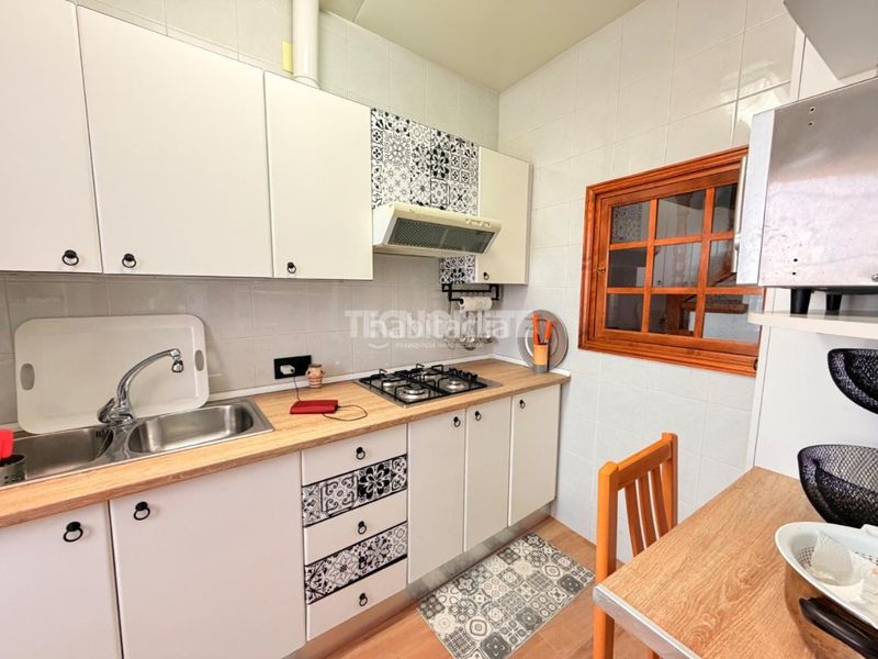 Foto 2c2f6eb3-6d15-408e-9e07-428ce471b1dc. Casa aparellada a Oropesa