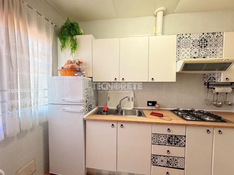 Foto 336ef7e8-6817-4135-a23e-ab3d4f143bcd. Casa aparellada a Oropesa