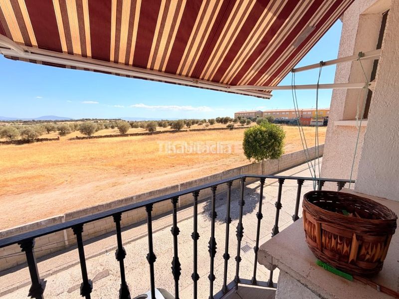 Foto d8cf0ae8-17e7-4e22-ad77-2d2f207870b9. Casa aparellada a Oropesa