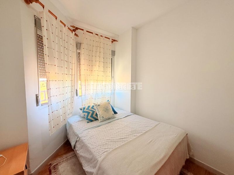 Foto ea0bf654-1d15-4937-9e24-0284cd3b7652. Casa aparellada a Oropesa