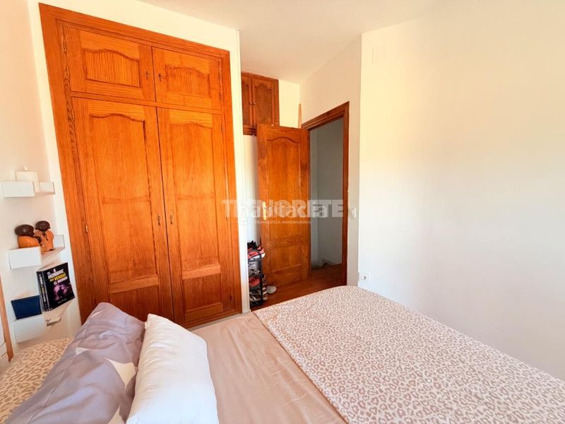 Foto fd68d8d5-df64-4339-bdd0-66588171ef8a. Casa aparellada a Oropesa