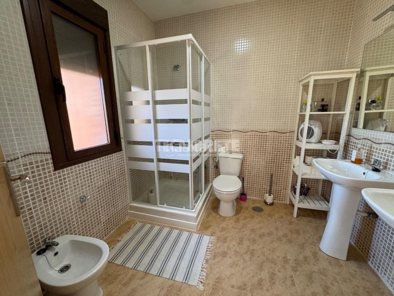 Foto fa8addc0-def5-4504-80a5-ac3c3649e16a. Casa amb calefacció aparcament piscina a Cebolla