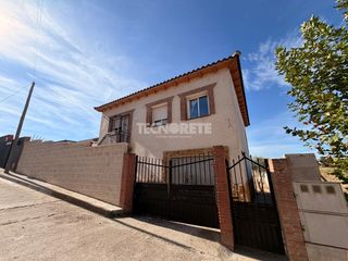 Casa in Casar de Escalona (El). Casa en venta en el casar de escalona