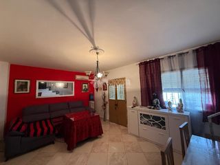 Casa aparellada a Santa Elena. Casa en venta en santa elena