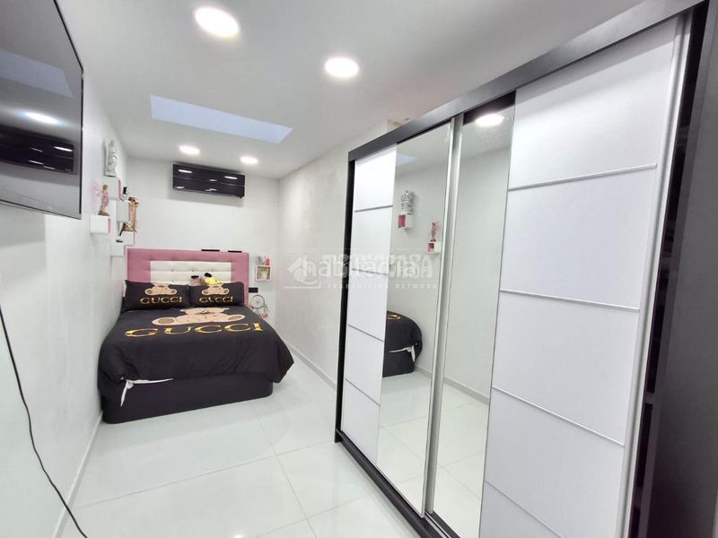 Foto ed669462-a238-48cf-9230-316432cc253d. Casa aparellada a Carolina (La)