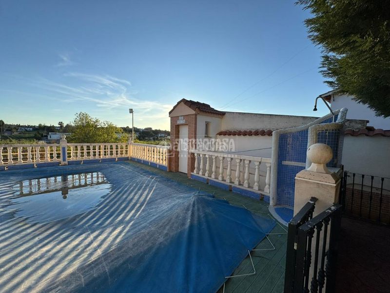 Foto 1462d489-1858-4909-8d15-e8f0e2462cd6. Casa amb calefacció aparcament piscina a Almendralejo