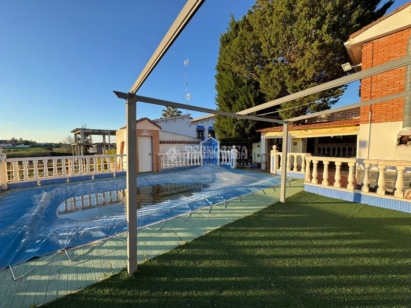 Foto a628901f-5285-4410-86c7-e48661df6632. Casa amb calefacció aparcament piscina a Almendralejo