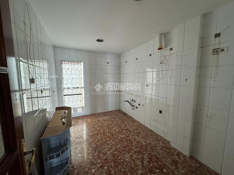 Foto 07d9a17c-1a73-49e0-b2ba-8cccf861c9a1. Casa aparellada amb aparcament a Almendralejo