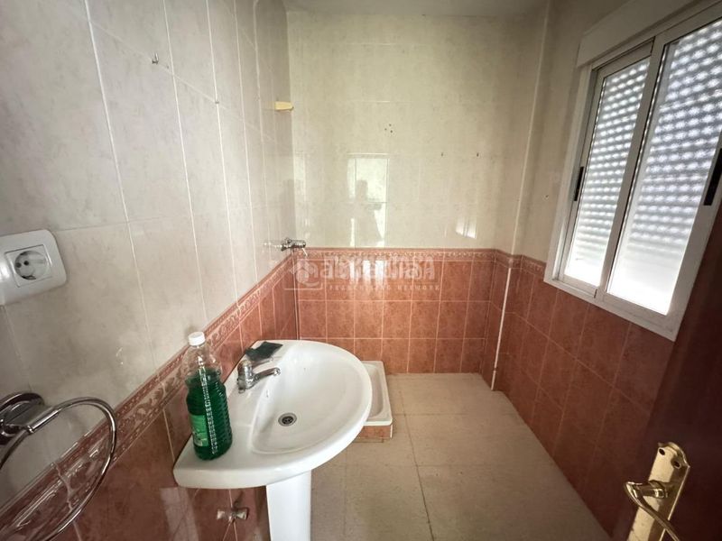 Foto 362b9553-19e7-43d0-a849-320652ca662a. Casa aparellada amb aparcament a Almendralejo