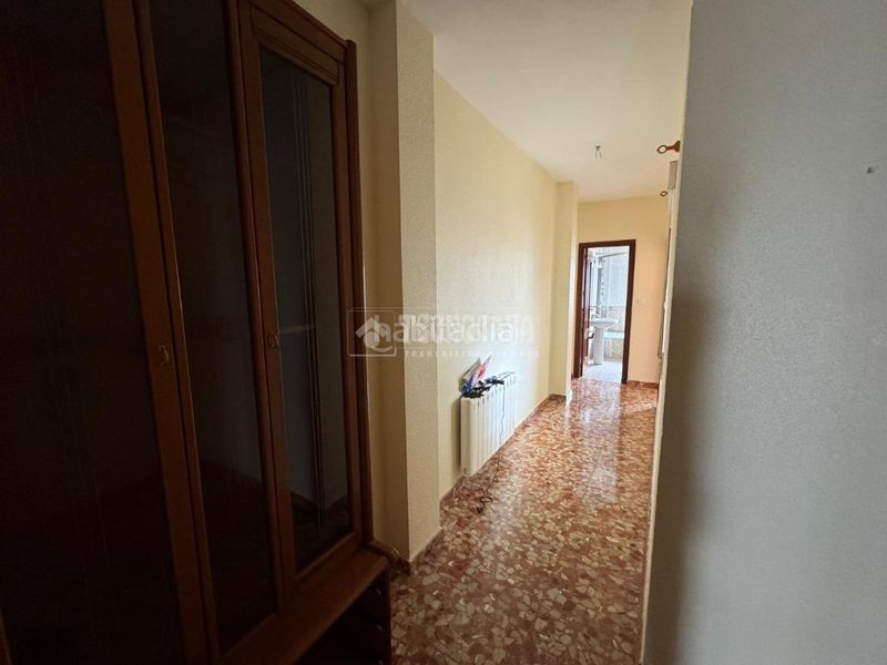 Foto d0ef249e-cb0a-4152-8a73-b47fb055eb0f. Casa aparellada amb aparcament a Almendralejo