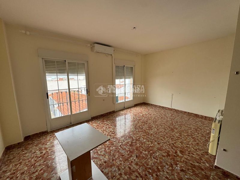 Foto d3181879-5eb7-4925-905d-4eb845d9cbbc. Casa aparellada amb aparcament a Almendralejo