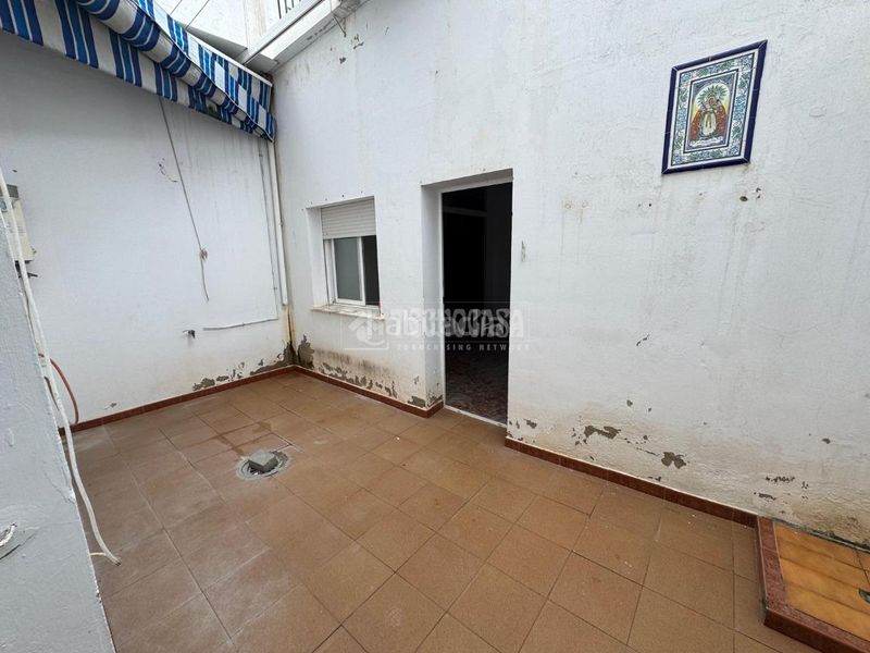 Foto e4f0ec7a-0663-4b3d-968d-d6379e6be8ac. Casa aparellada amb aparcament a Almendralejo