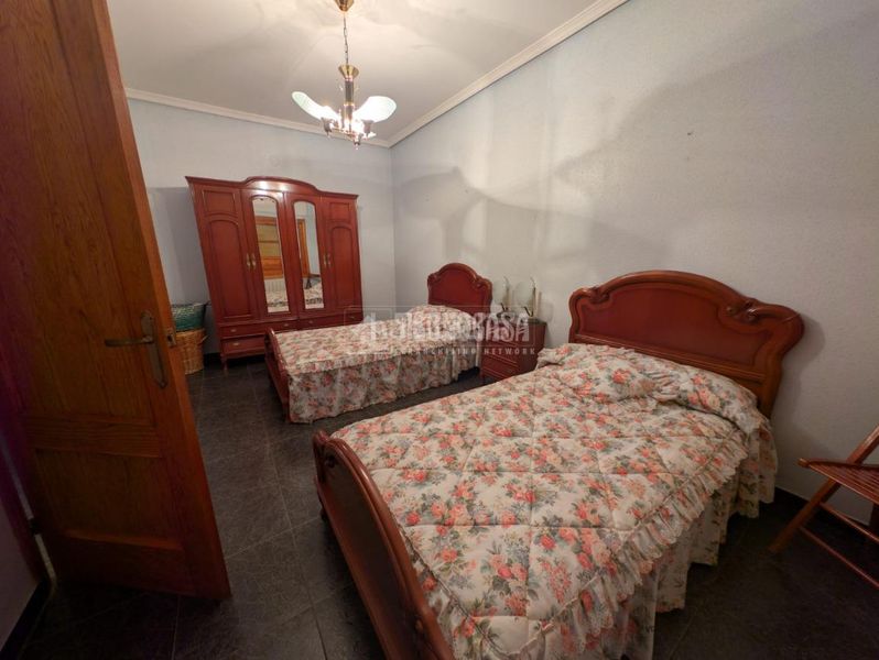 Foto 1a2f3b5e-1aae-4a82-bfa2-ef5f68213473. Casa aparellada amb calefacció aparcament a Palomas