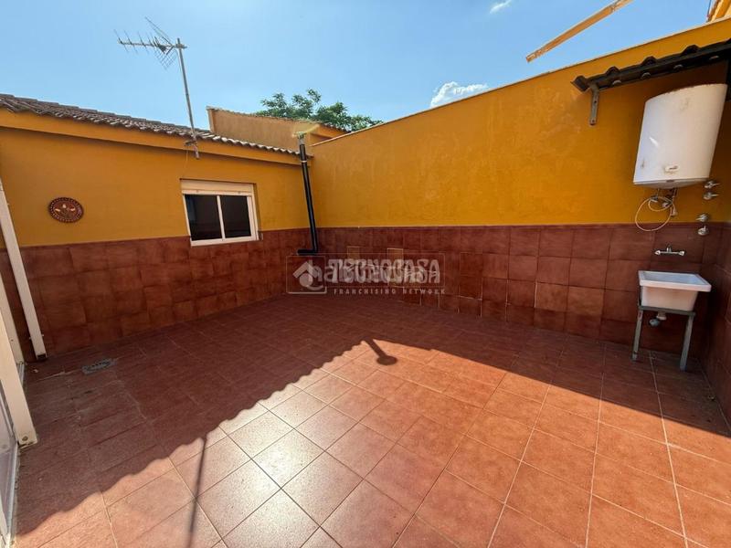 Foto 0c32c6ea-dd2c-4768-b132-5cd9743f9d1e. Casa pareada casa en venta en la carolina en Carolina (La)