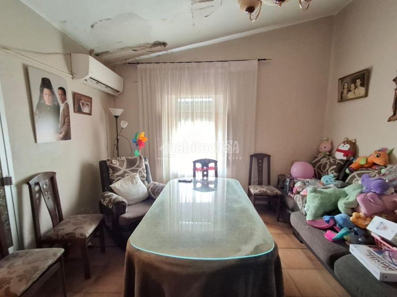 Foto 6fc4a36f-0e3b-4c23-88cd-eb9182022936. Casa aparellada a Carolina (La)