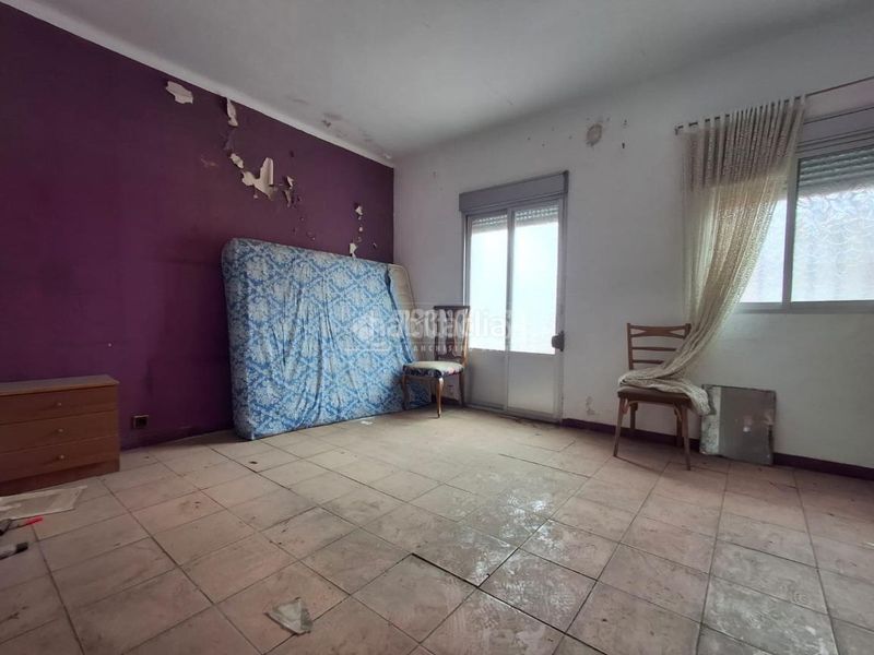 Foto 0782c485-e5b1-43fc-9454-663c52217cc0. Casa aparellada a Carolina (La)