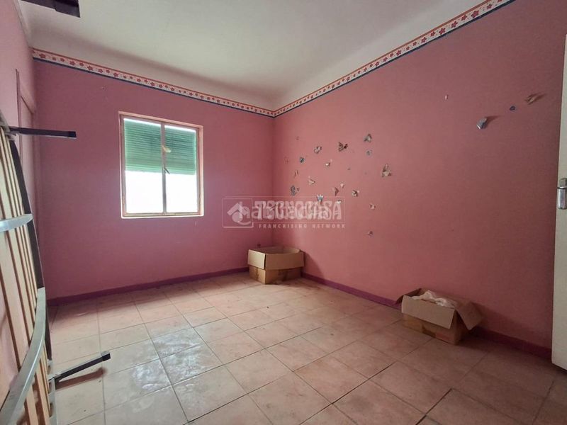 Foto 15a74741-5a6b-4951-a08f-f64a88273214. Casa aparellada a Carolina (La)