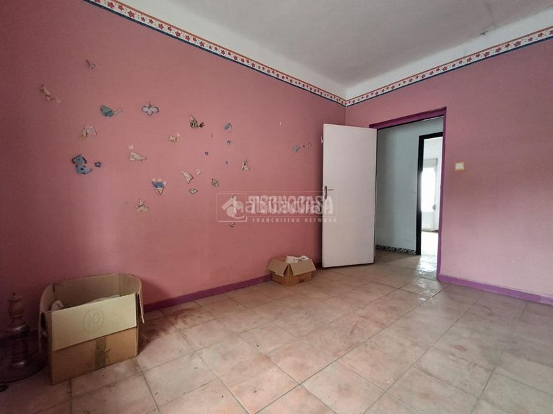 Foto 1b20468e-47b8-497d-ae0d-cdd5460d1db2. Casa aparellada a Carolina (La)