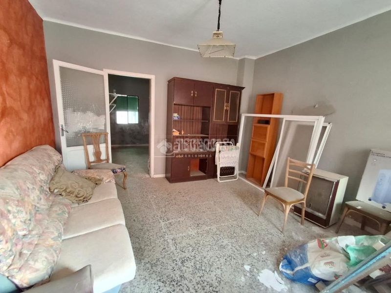 Foto 6b935a59-0047-4ffc-b53b-8be9937ef7e8. Casa aparellada a Carolina (La)