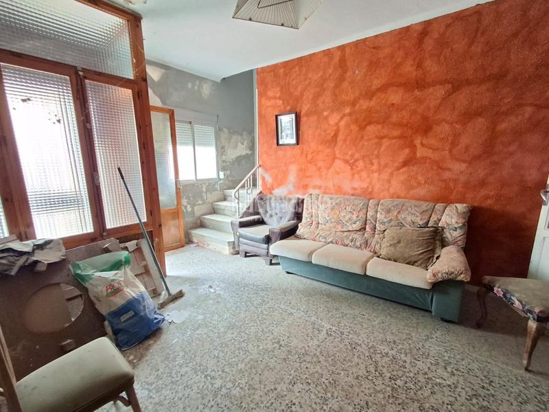 Foto b0c8a66b-46d5-49c8-8b9d-004cf207e281. Casa aparellada a Carolina (La)