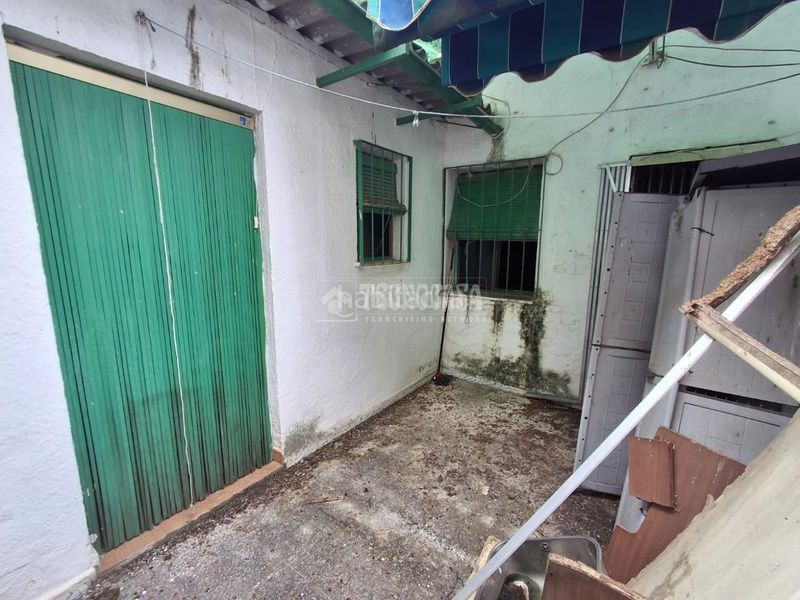 Foto c0b05fa1-bc5b-4880-a56a-f0063341540c. Casa aparellada a Carolina (La)