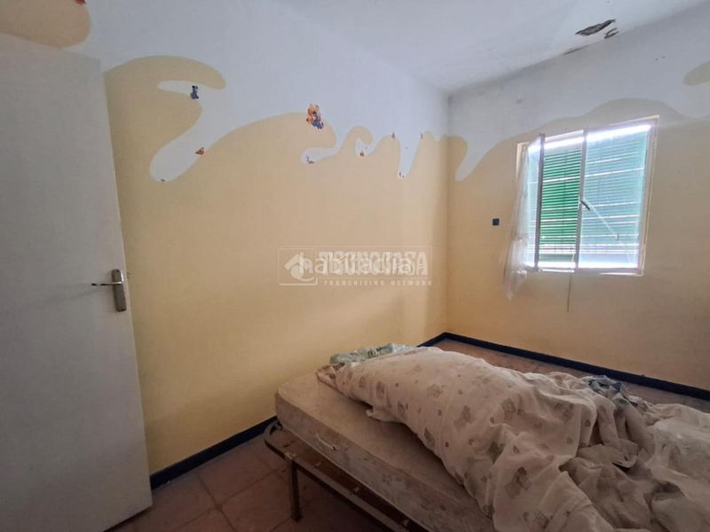 Foto fa797b5f-6a3a-4314-8611-4f5fad2b4de0. Casa aparellada a Carolina (La)