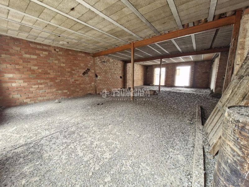 Foto 4bcf8bbc-8341-41bd-ac11-38ce0161a8d5. Casa aparellada a Vilches