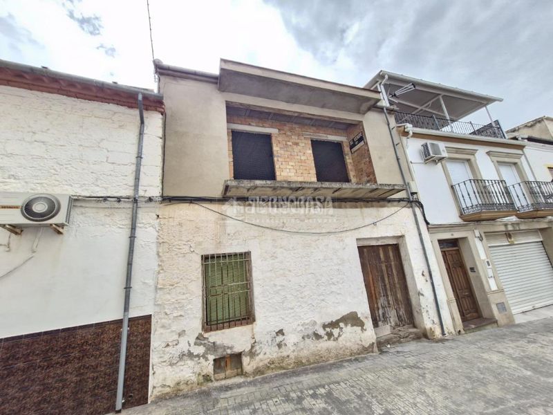Foto 615b10a7-22c4-4eef-a45d-0c956ef1f5b0. Casa aparellada a Vilches