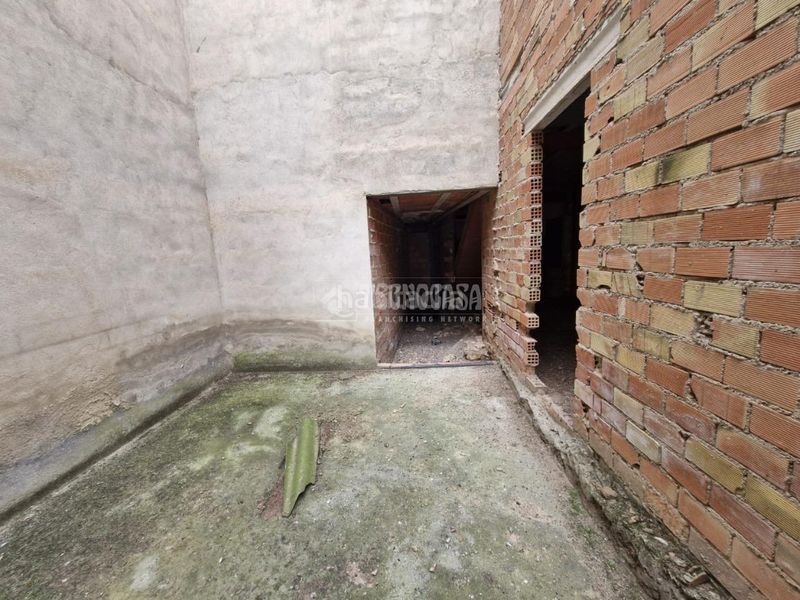 Foto b0fb7219-0f45-4678-a368-1c350561a621. Casa aparellada a Vilches