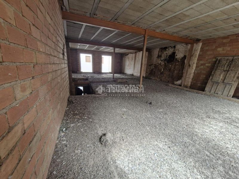 Foto f5f2af55-66fe-444f-901a-98d463024ebe. Casa aparellada a Vilches