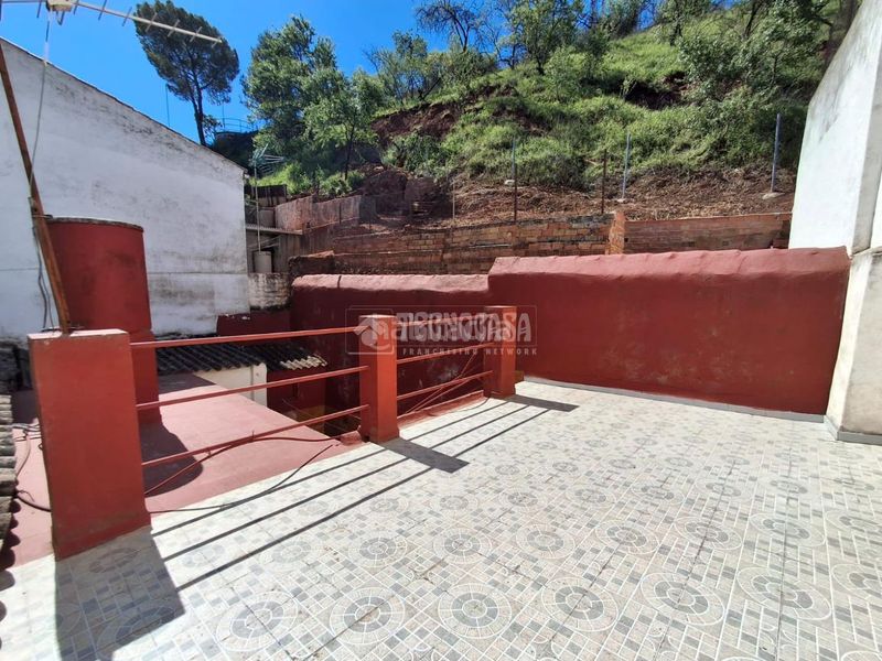 Foto 2f2069b9-ac02-4100-8cd6-a0122b1ef8ee. Casa pareada casa en venta en Vilches