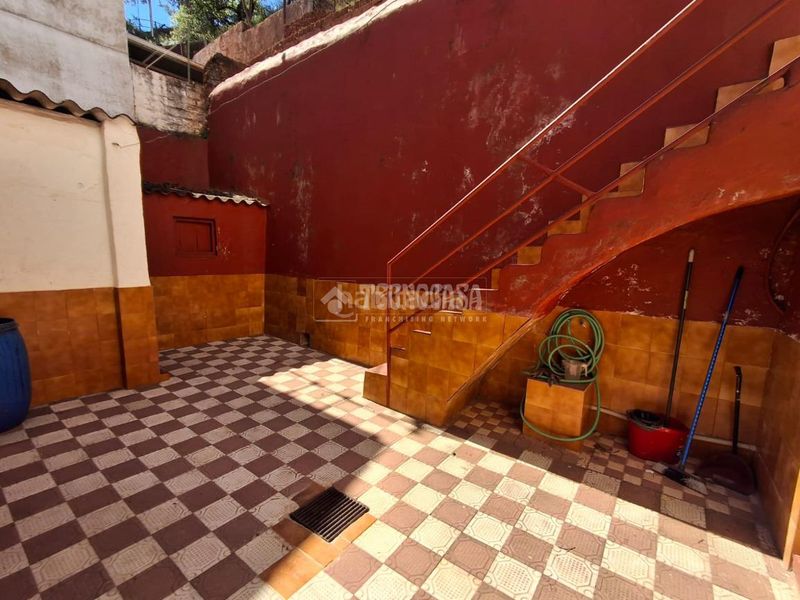 Foto a0e6dafe-f9fa-42d1-95e2-91a7563ed609. Casa pareada casa en venta en Vilches