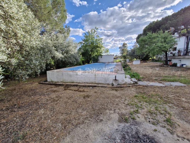 Foto 633409fe-1588-40fb-b638-e786e91e8d38. Masia amb piscina a Carolina (La)