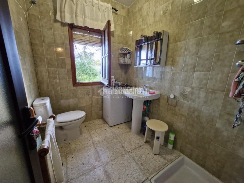 Foto dd44fa09-a938-441c-94e7-6edf5a2d2cf8. Masia amb piscina a Carolina (La)